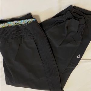Girls jogger pants.